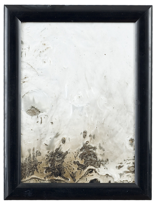 Das kleine Schwarze, 2008,

Mischtechnik und erhitzte 

Kunststoffe im Rahmen,

16 x 21 cm