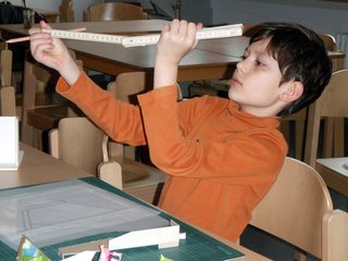 #####Flurmöbel: Sandbank!#####


 

Kinder bauen Möbel und Bauen sehr schöne Modelle

(aus Pappe)Die sie sich selber aus denken!

Die Gruppen-Leiterinnen sind Architekten und Modedesignerinnen. Sie wollen die Möbel verkaufen und dar für müssen sie geprüft werden .

Von Sandro und Emma
