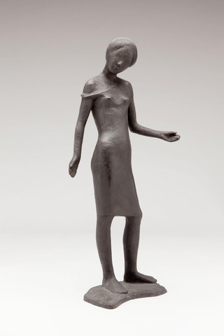 Mädchen, 1963/64, Bronze, 37cm