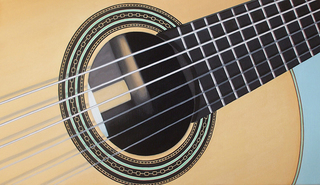 ギター　acrylic on canvas  190×333(mm)　2013