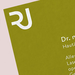 <strong>Visual Identity</strong><br/>
Hautärztin Julia Reichle<br/> 