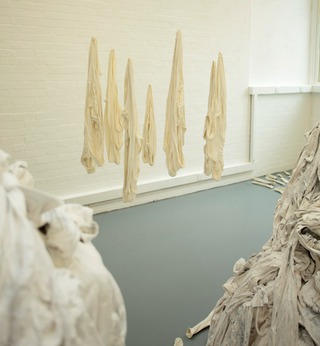 "Spoil/Heap" 2024
Plaster, fabric, steel, porcelain
Image courtesy of @james_bright49